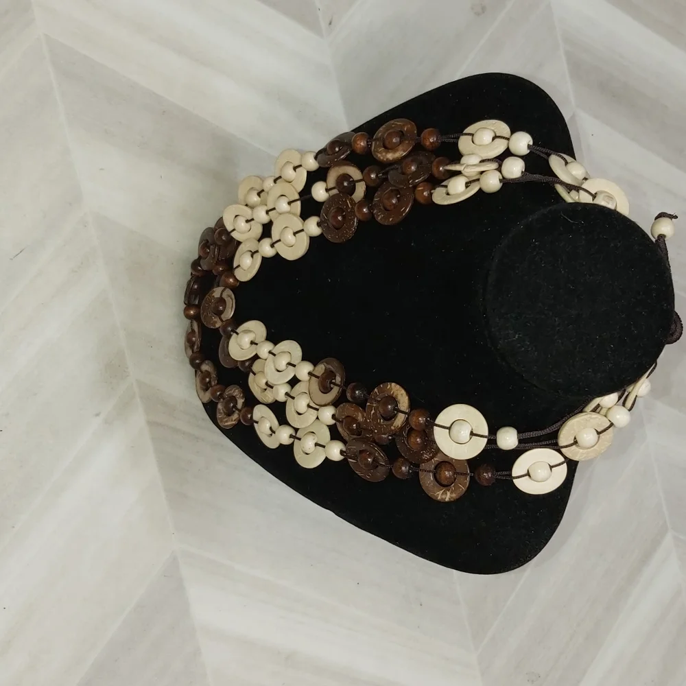 💢SOLD💢Beaded beauty...handmade from coconut shell - Picture 3 of 9